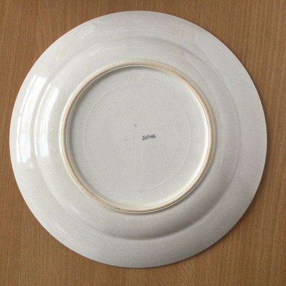 Japanese porcelain plate landscape windmill boat house 9.25" made in Japan - Picture 5 of 5